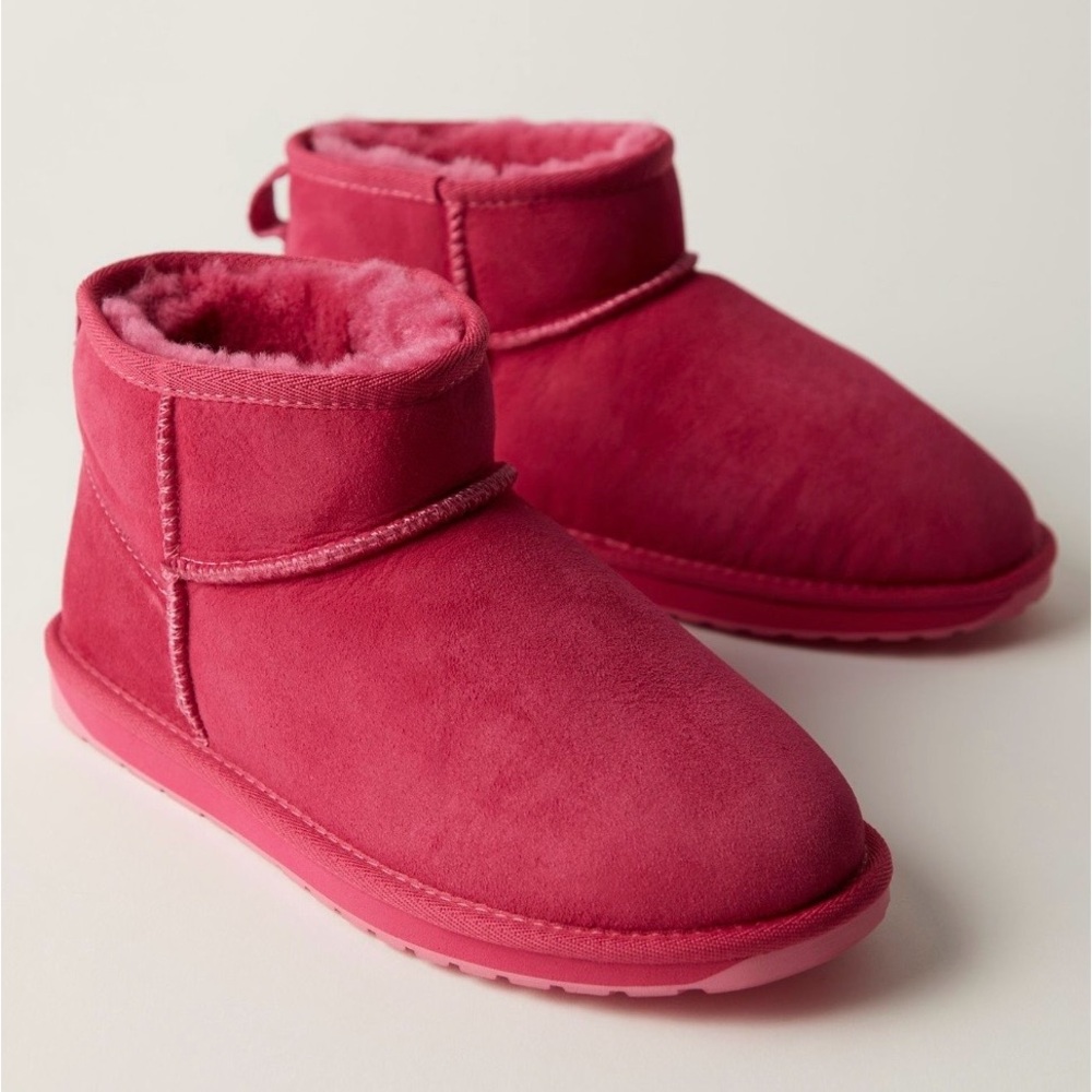 Emu Pink Women's Shoes NWT